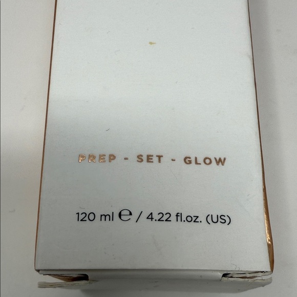 ICONIC London Prep Set Glow Spray New in Box 120 ml - Picture 3 of 7